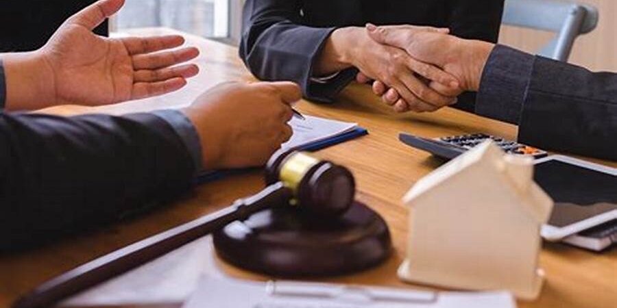 حکم باز کردن پنجره به طرف املاک مجاور از نظر قانون